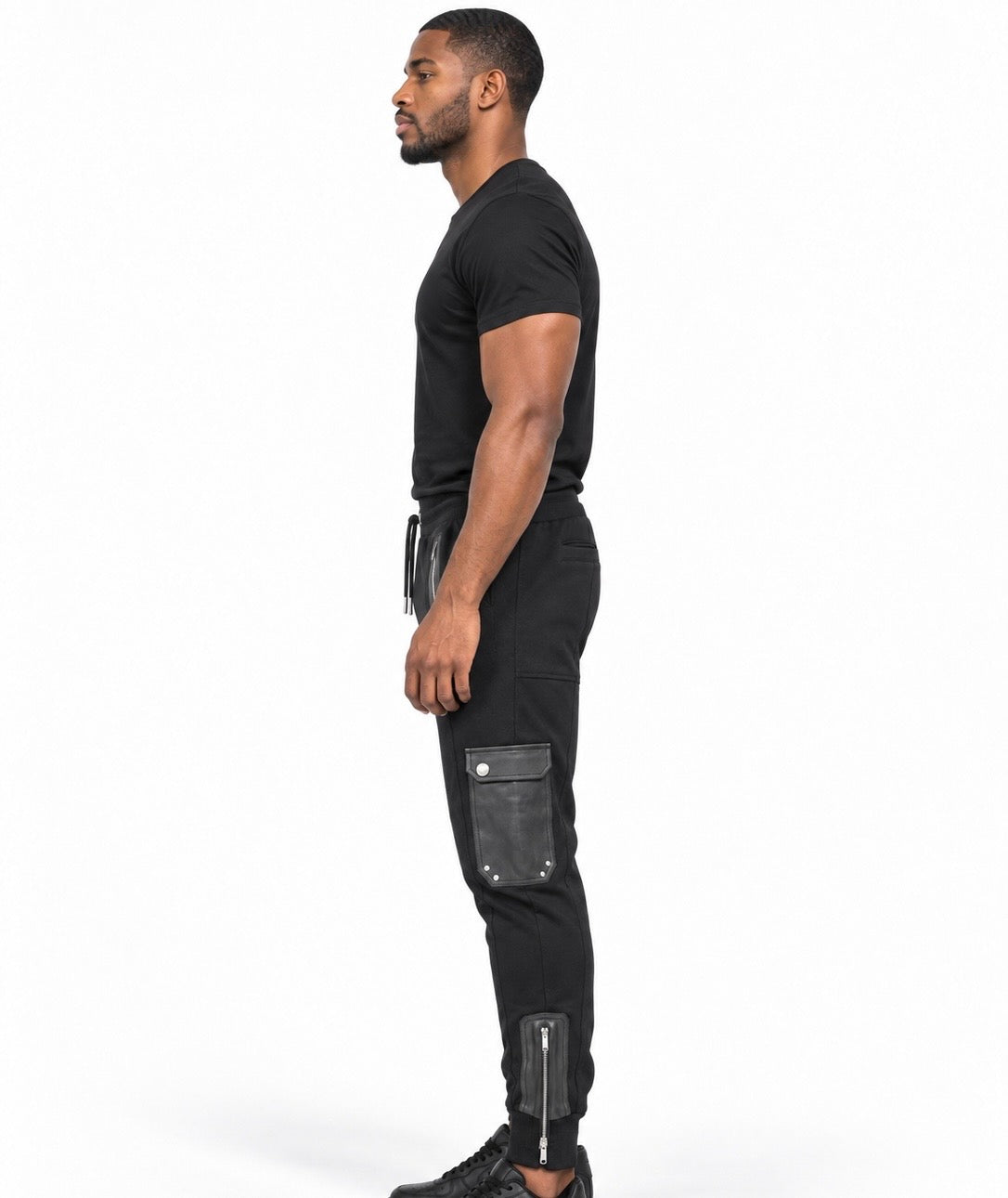 Les Hommes Men’s Genuine Leather Detail Cargo Joggers – Black